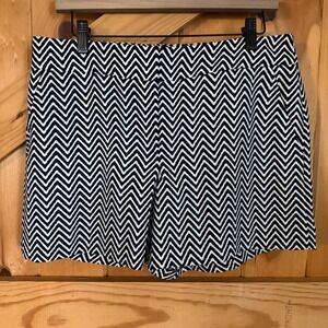 Ann Taylor Chevron Shorts Womens 6 Black White Zig Zag Print Tailored Retro Chic